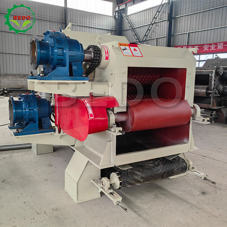 380 V elektrische industrielle Holzhäckslermaschine, 310 x 700 mm Einlasstrommeltyp Astzerkleinerer