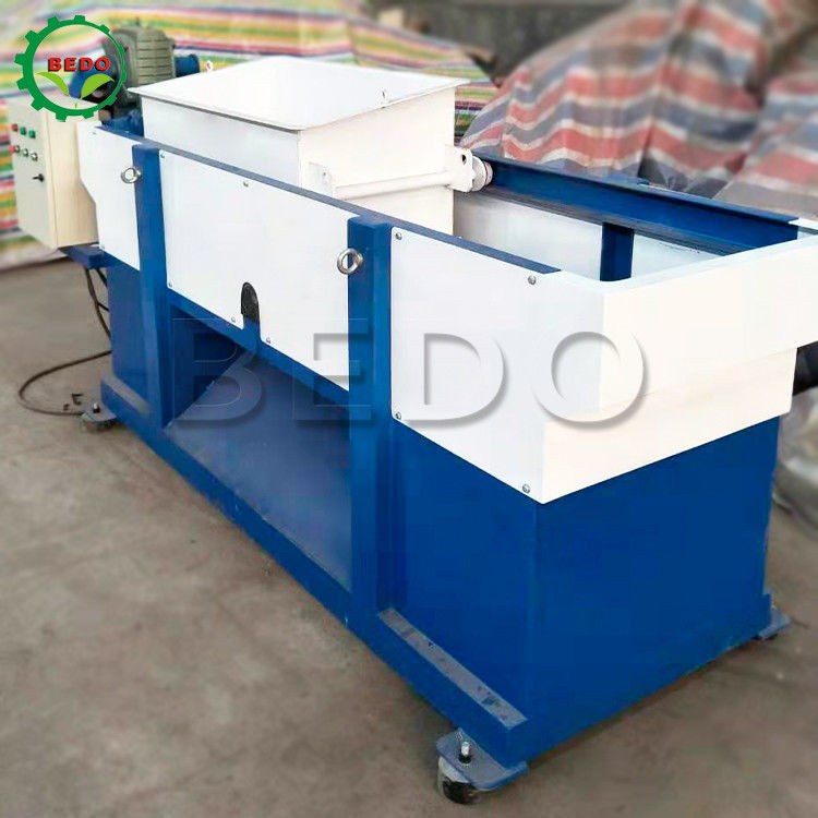 300 kg/h automatische Holzspaltmaschine Legierung Stahlblätter PLC-Steuerungsanlage