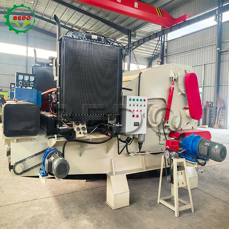 Hydraulischer Motor-Zufuhrförderer Diesel-Holzsplittermaschine CE-zertifizierte industrielle Trommel-Schredder