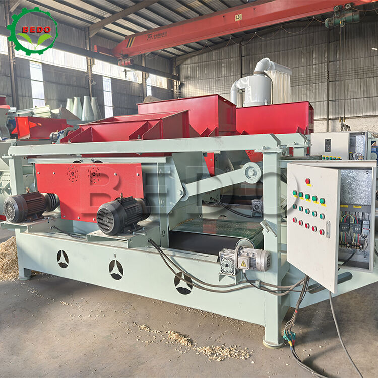 7,5kW Hauptwellen-Holzspänemaschine 1-2mm Dicke 3600 U/min Industrieproduktionseinheit