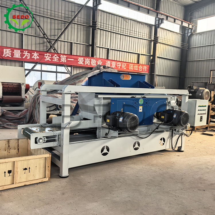 125mm-Rollendurchmesser Holzspindelmaschine mit 4kw Betriebsleistung und individueller Ausgangsgröße für verschiedene Holzarten