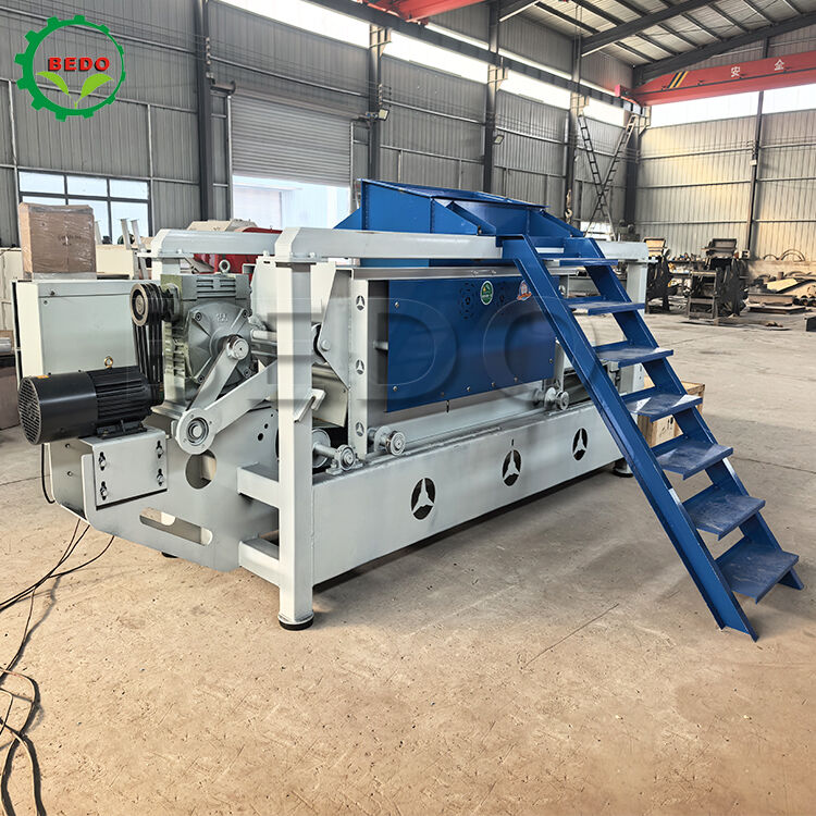 7,5 kW*2 Hauptwellenleistung Holzspänemaschine mit 400-500 kg/Stunde Kapazität und hochwertigem Stahlmaterial