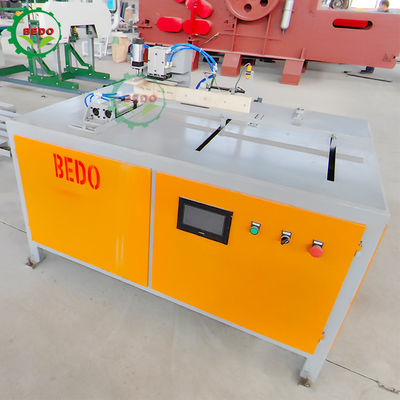 2400 Stück/h Pneumatische Holzpaletten-Block-Schneidemaschine Anpassbar