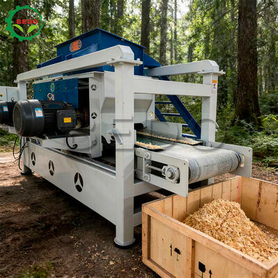 125mm Holzspäne-Walzenmaschine Kohlenstoffstahlgehäuse 7,5 kW Doppelhauptwellenausrüstung